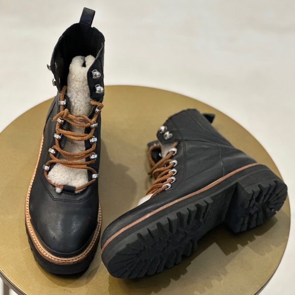 Cozy Marc Fisher Lace Up Booties Great Condition 6.5 - Picture 4 of 5